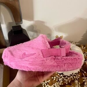 Women’s Nike Calm Mule SE NA (pink)